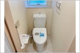 【施工例】各フロア1カ所ずつシャワー機能付トイレを設置しており、忙しい朝の混雑も解消！