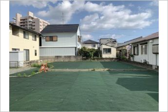 閑静な住宅地で子育てしやすい環境です。小、中学校まで徒歩圏内。お子さまの通学も安心です！