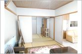 和室2部屋は1部屋として、広々空間のお部屋としてもご利用いただけます。お客様の宿泊時にも便利です