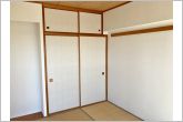 続き間の和室は収納スペースとして利用したり、一つのお部屋としてご使用いただけます。