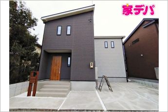 二部屋から出入り可能な南向きバルコニーがある4LDK！ご内覧可能です！お気軽にお問い合わせください！