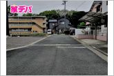 静かな住宅街で、車の出入りもスムーズです。