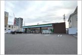 ファミリーマート知立本町店（300m）ファミリーマート知立本町店の北側からの全景です。