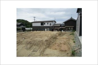 建築条件なし！更地引渡しです。お好きなハウスメーカーをご利用できます。お気軽にお問合せ下さい！